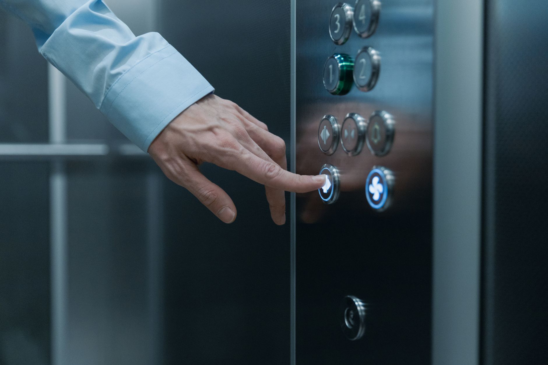 Elevator Out at 890 Yonge St.